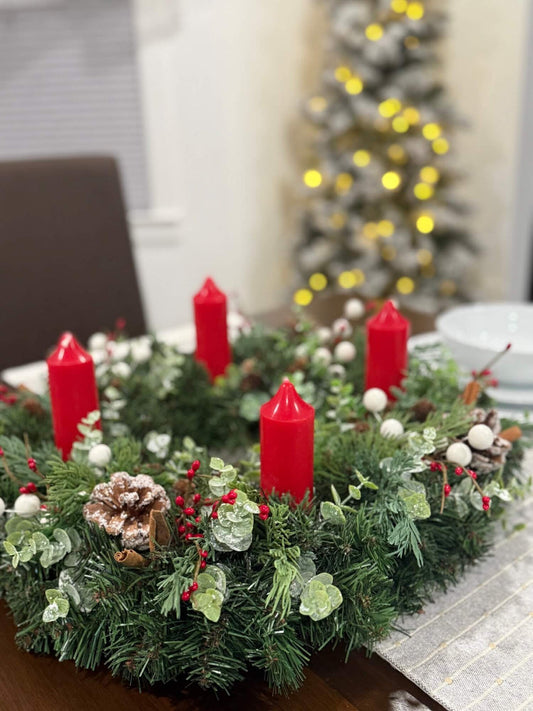 Christmas Table Centerpieces with Candles: Ideas for an Elegant Holiday Table