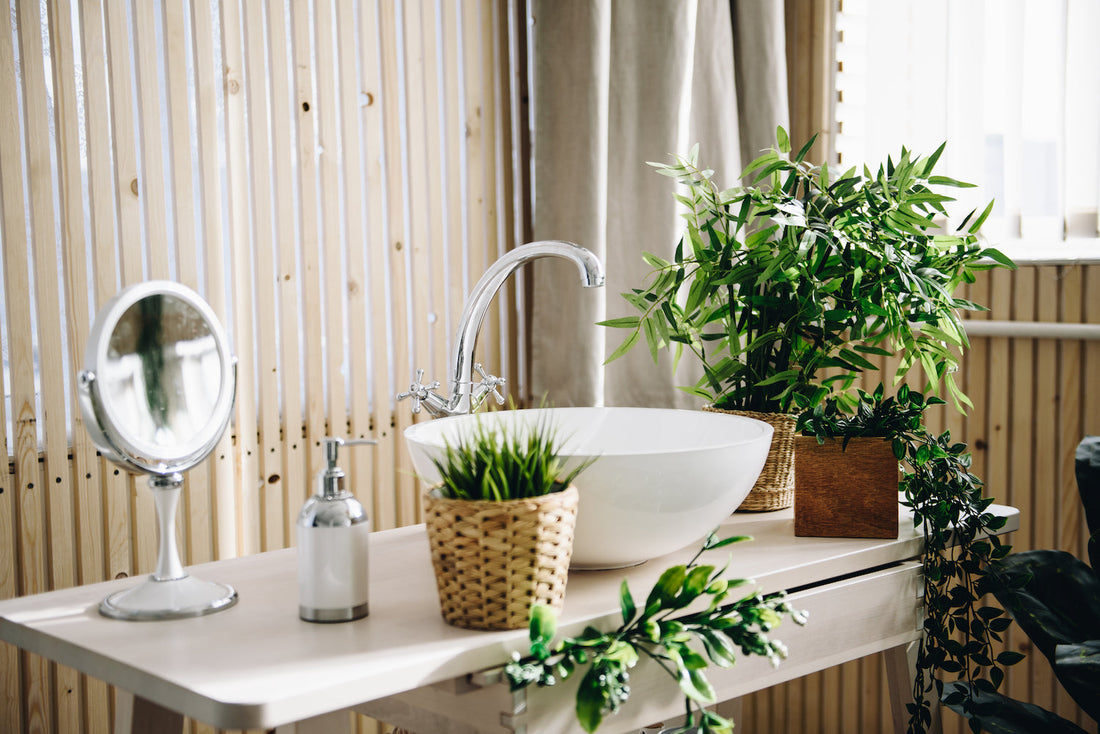 Lifelike Faux Plants to Decorate Your Bathroom