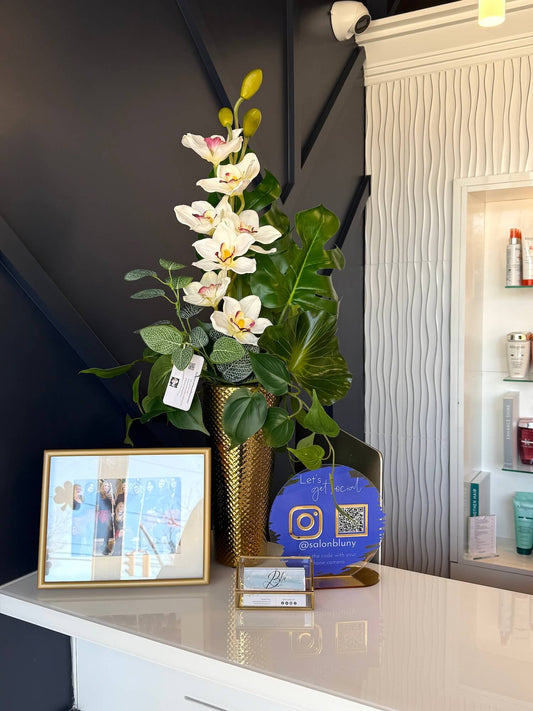 How to Choose Faux Plants for Your Office or Business
