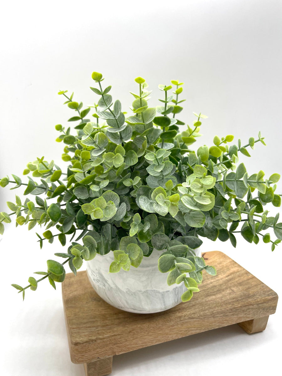 realistic looking faux plant arrangement i ceramic marble-like vase in white and gray