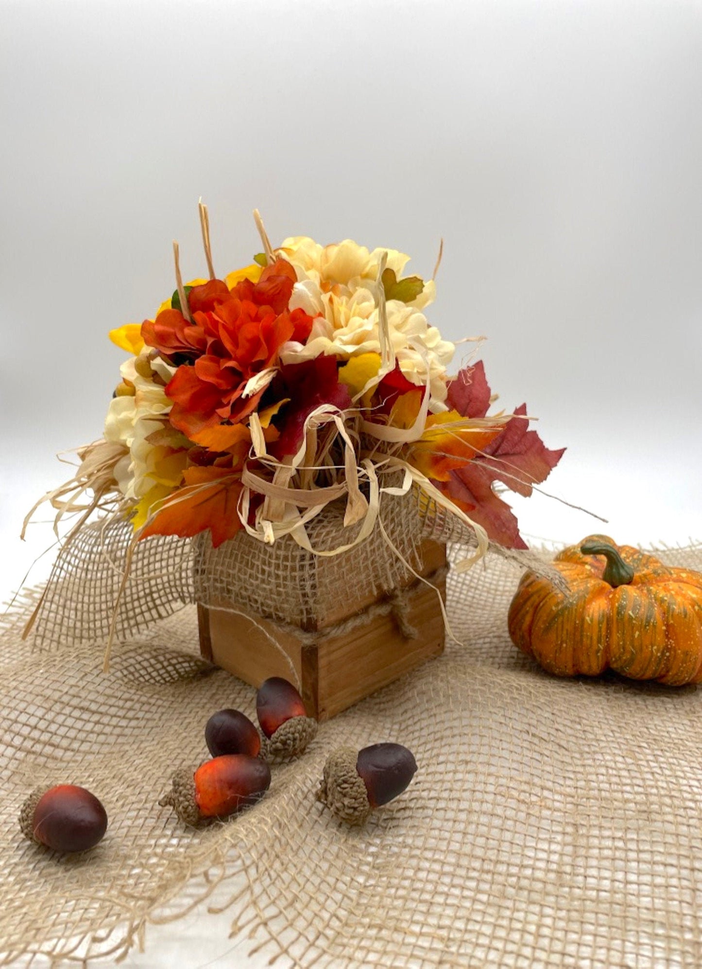 Fall Farmhouse Table Decor, Small Autumn Floral Arrangement, Autumn Colors Decoration